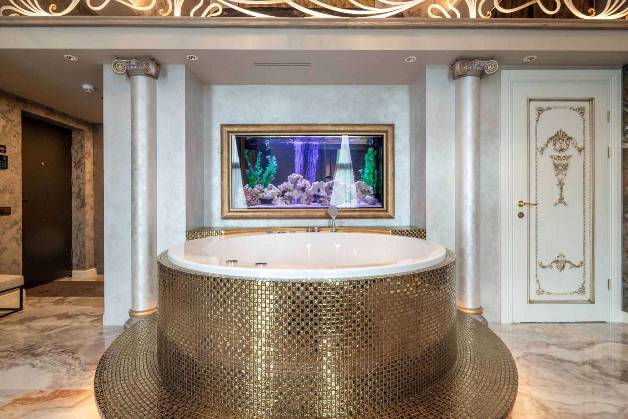 Jacuzzi Exotica Apartment Клайпеда Экстерьер фото
